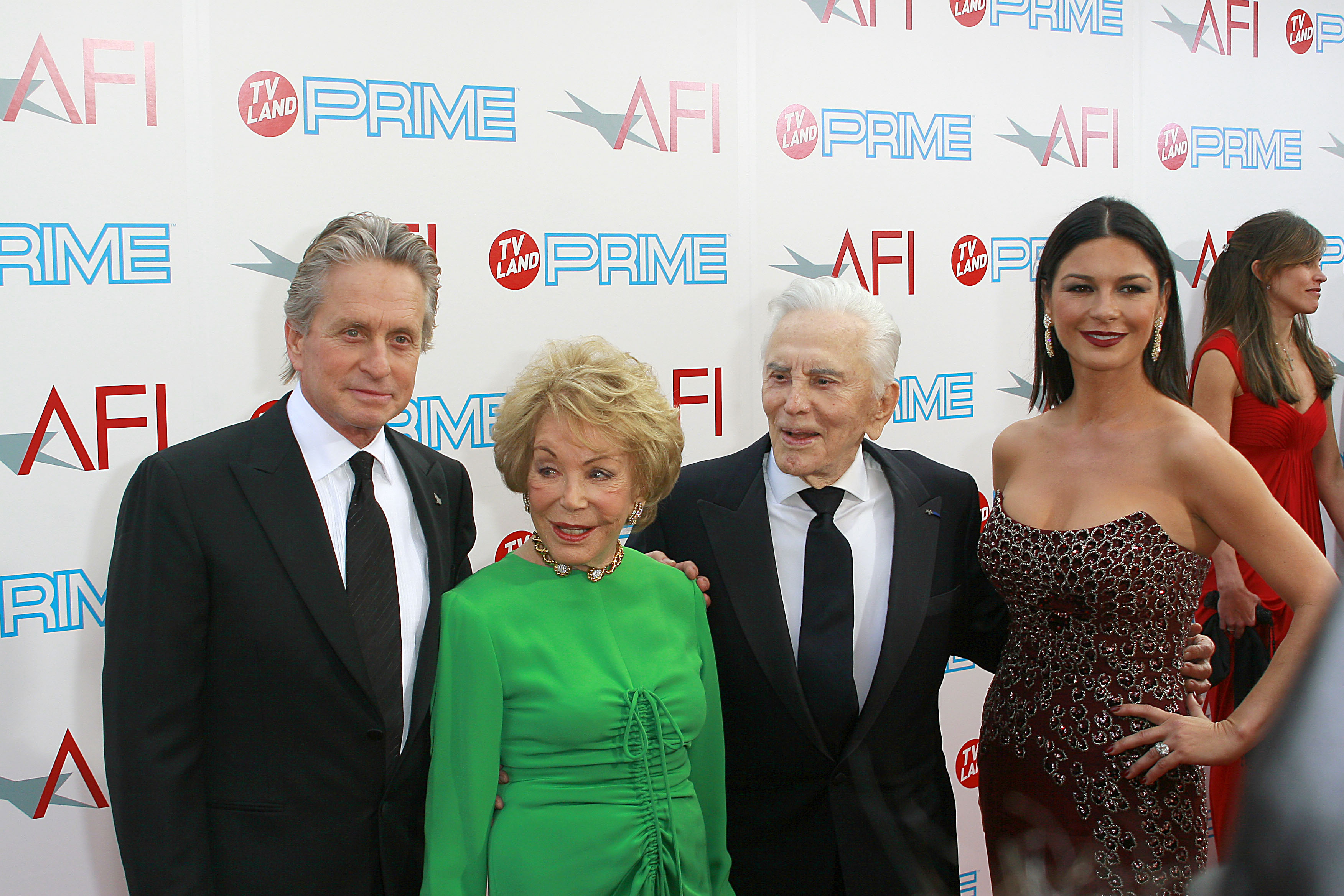 Actorul Kirk Douglas a murit la 103 ani. Mesajul transmis de fiul său, Michael Douglas
