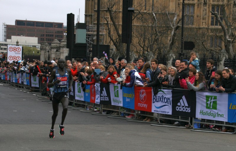 Etiopiencele și kenyenii, cei mai tari la Maratonul Londrei. Paula Radcliffe, în lacrimi / FOTO