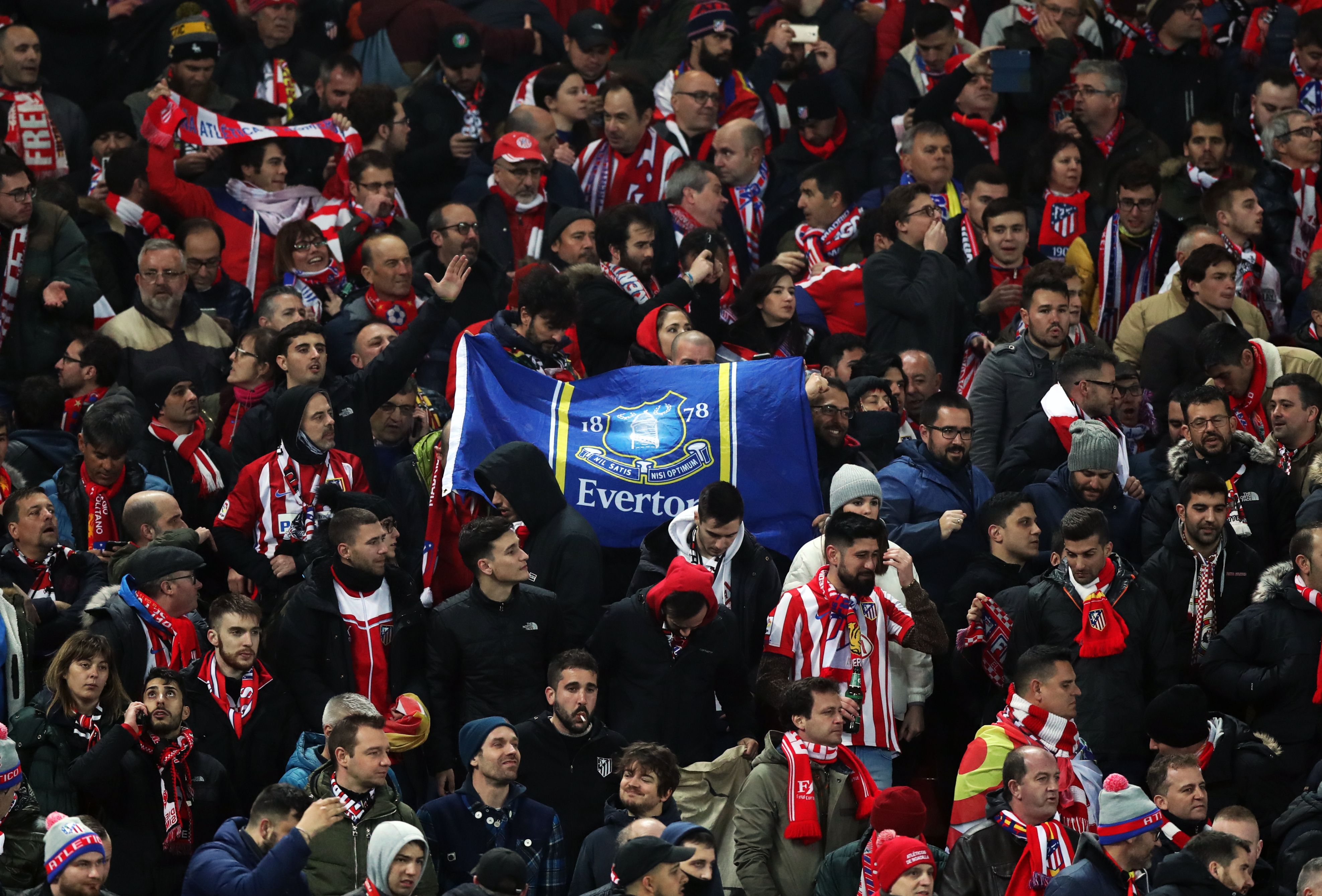 Englezii, contrariați că 3.000 de fani ai lui Atletico Madrid au fost pe Anfield la meciul cu Liverpool, în condițiile în care capitala Spaniei este pe punctul de a fi închisă