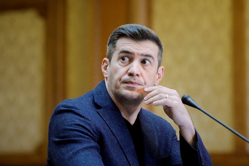 Avertismentul lui Dragoș Pătraru despre brânza topită din supermarket. Ce conține produsul, de fapt