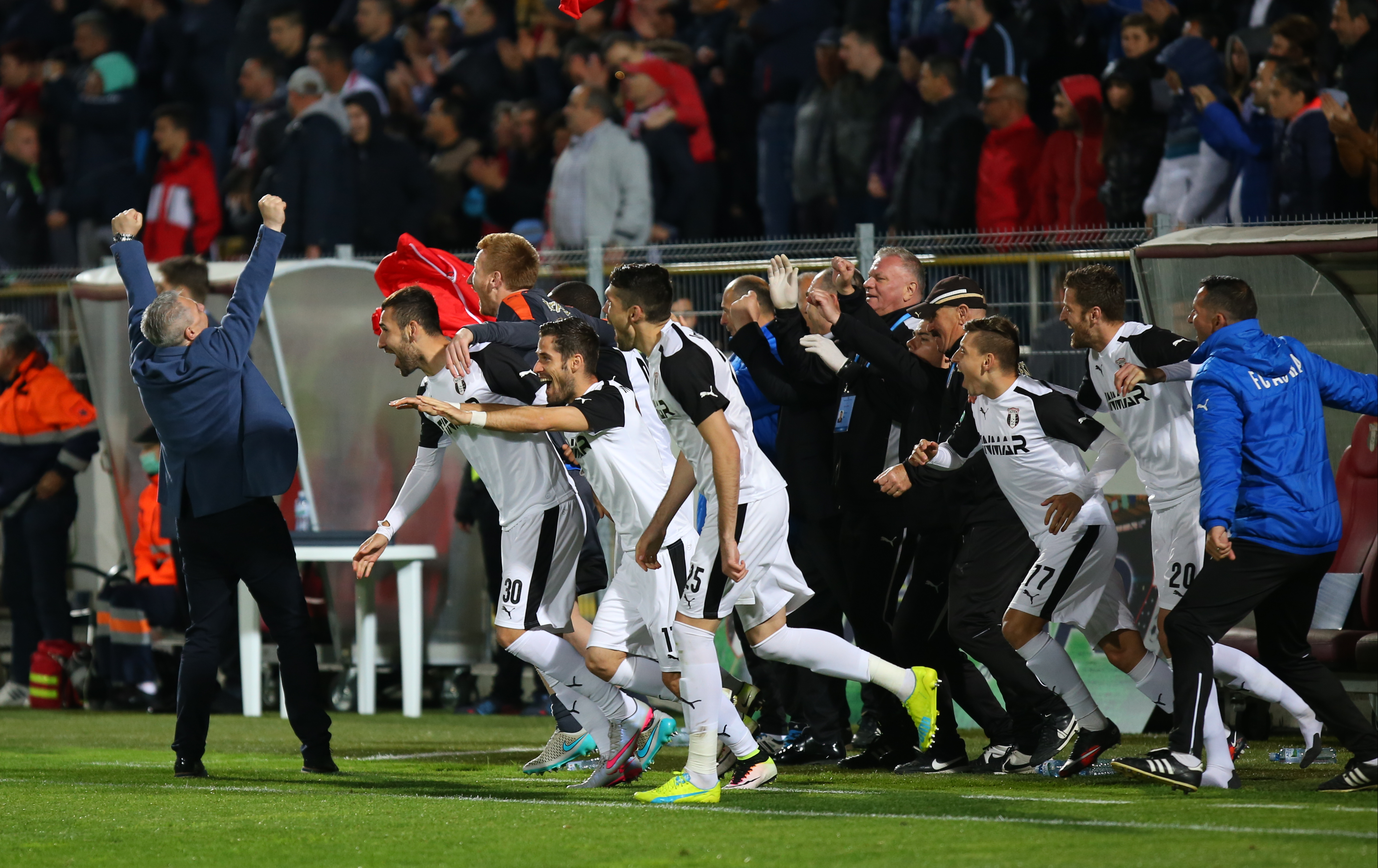 Liga 1, play-off: Astra - Dinamo 4-2. Giurgiuvenii au sărbătorit primul titlu din istorie. Reacții / FOTO & VIDEO