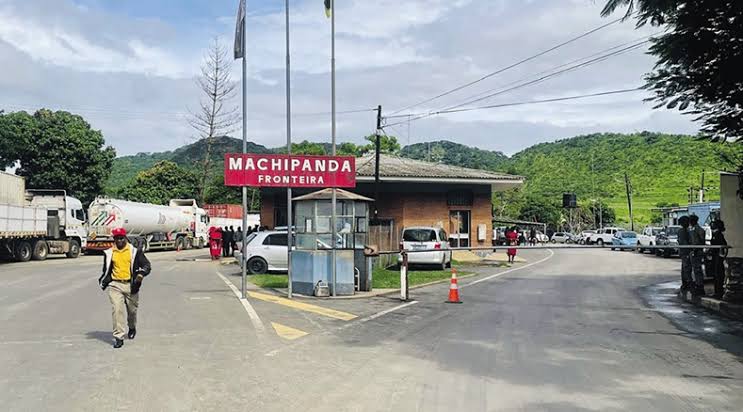 Mozambique awards Chinese firms a 25-year contract to build and operate a one-stop border post linking it to Zimbabwe