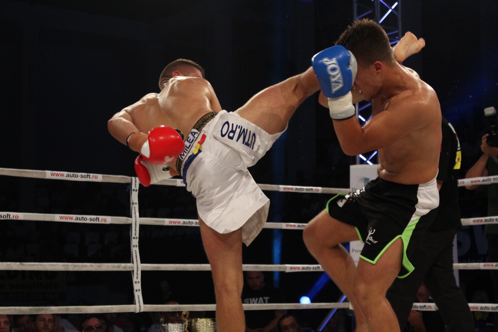 GALERIE FOTO / SUPERKOMBAT CONSTANȚA: Moroșanu a dat de pământ cu colosul din Kavala!