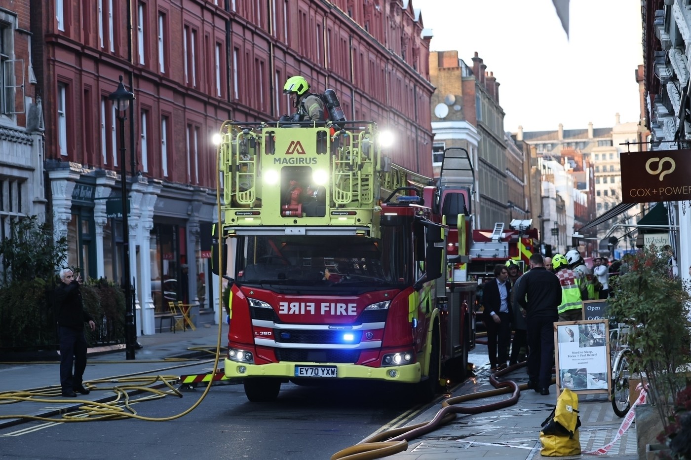 Un hotel de lux din Londra a ars de Ziua Îndrăgostiților. Acesta era frecventat de celebrități de la Hollywood I VIDEO 