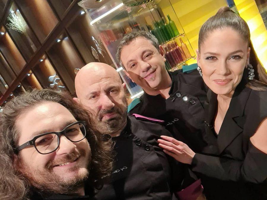 Florin Dumitrescu a vorbit cu noii jurați de la „Chefi la cuțite”, după ce Antena 1 i-a anunțat oficial. Ce le-a transmis bucătarul