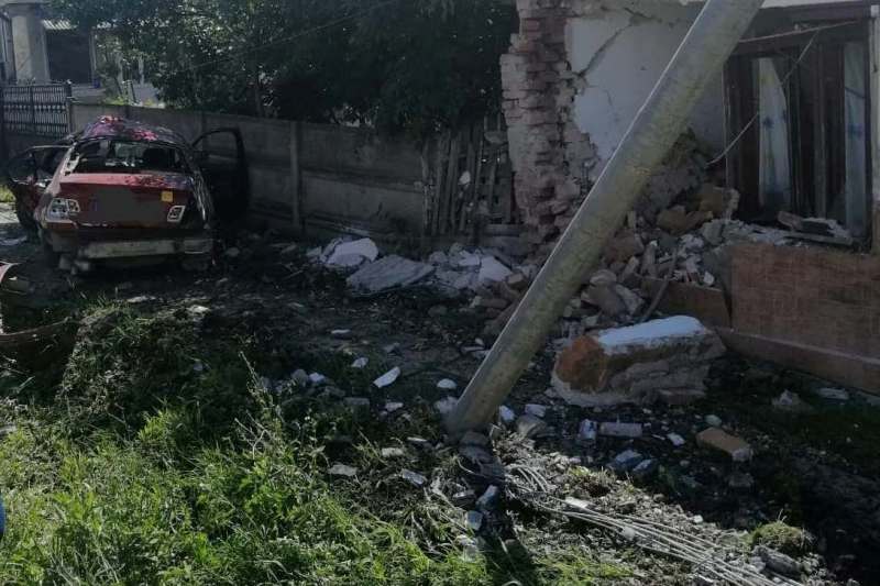 Accident mortal în județul Alba. Un copil de 5 ani a murit după ce mașina în care se afla a intrat într-un stâlp şi o casă