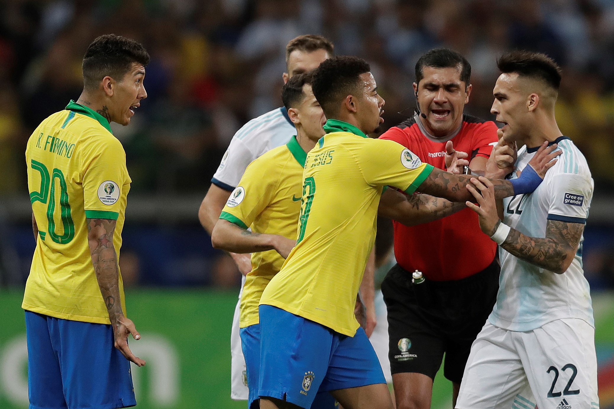 Argentinienii, eliminați, dar mândri. Scaloni: ”Am făcut un meci mare şi am fost superiori Braziliei”