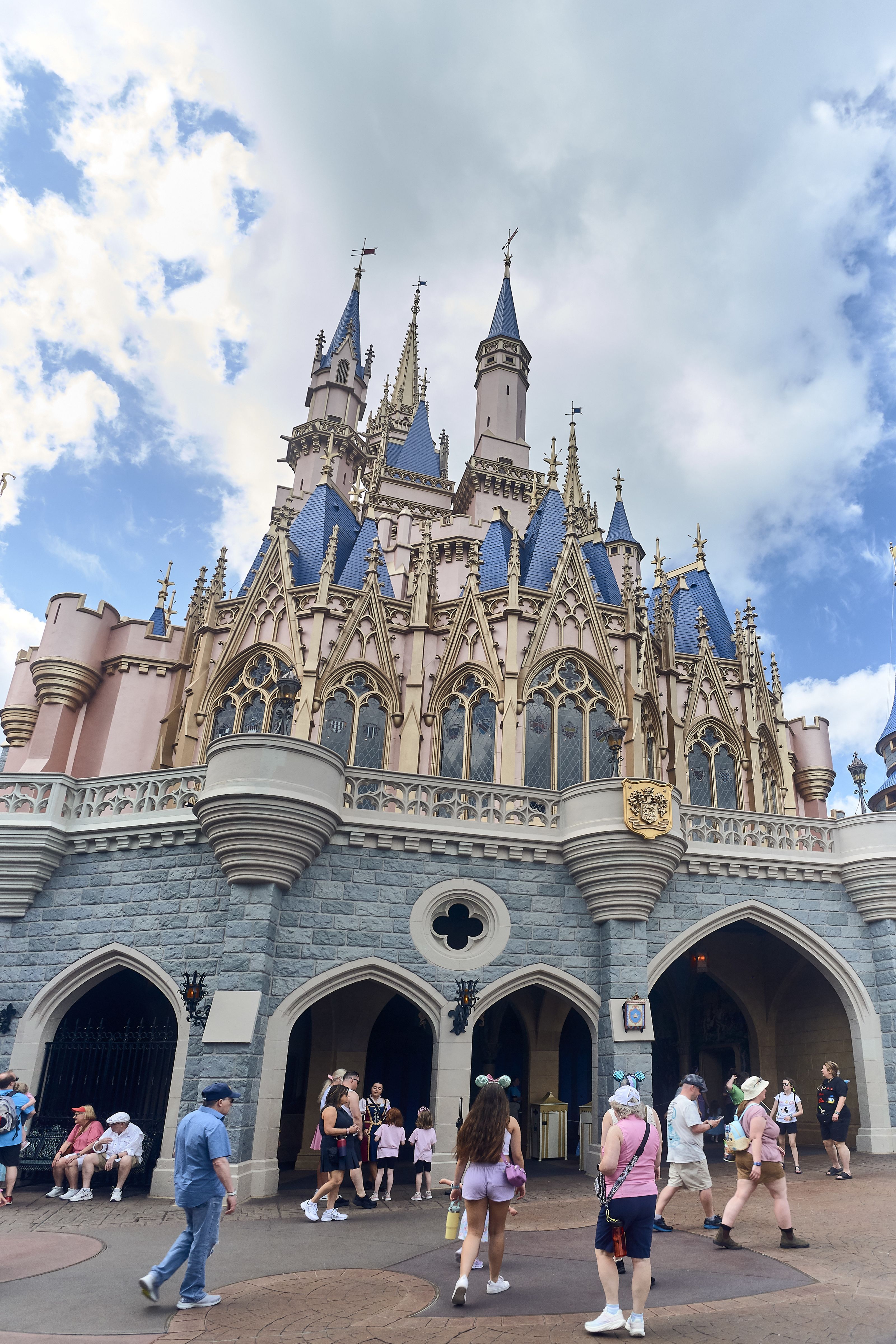 Un tată a dezvăluit cât l-a costat o zi la DisneyWorld cu întreaga familie. Suma este imensă