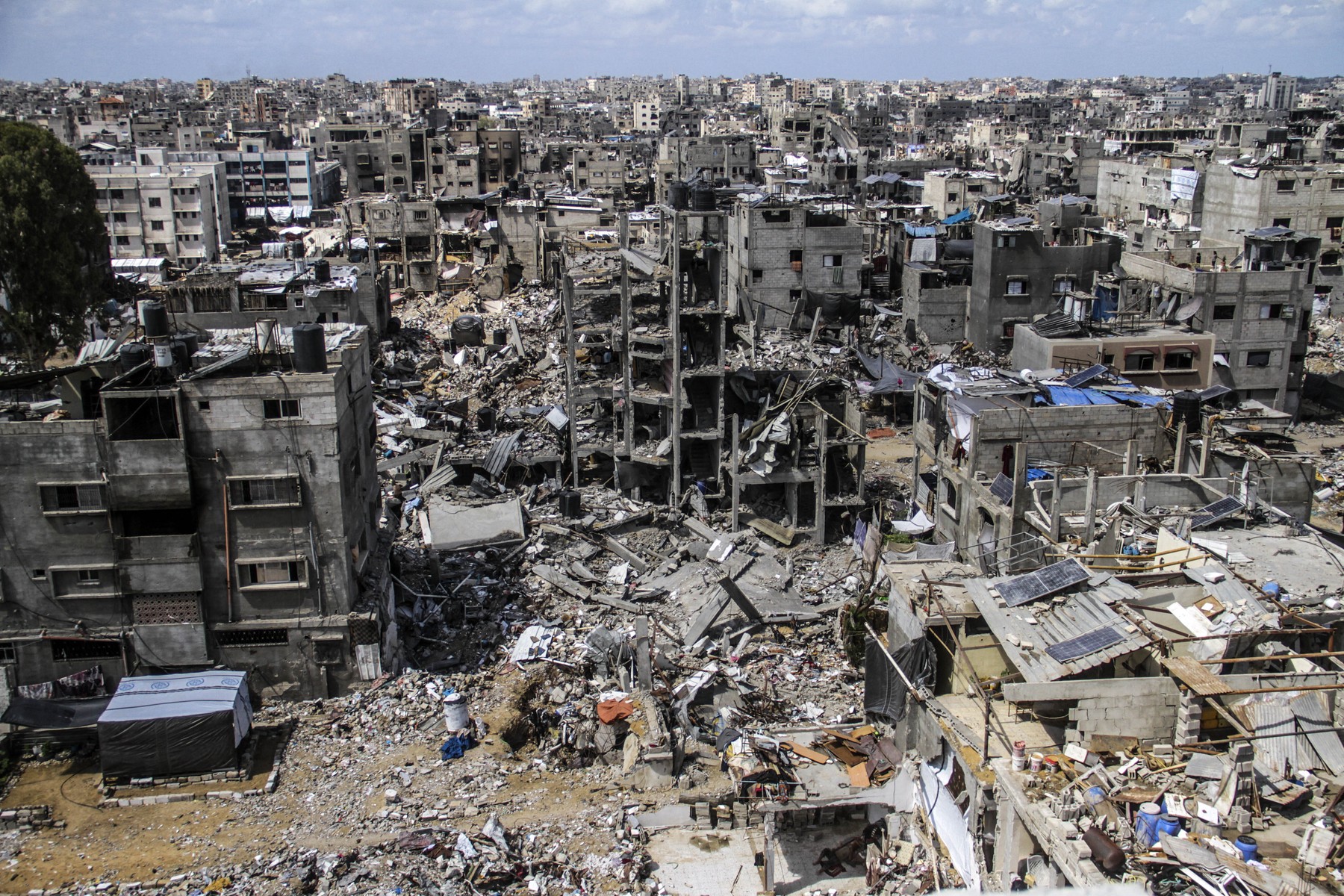 Israelul a făcut una cu pământul un oraș cu 200.000 de locuitori, în Gaza: „Auzim răniții când cer ajutor și unii dintre ei mor”