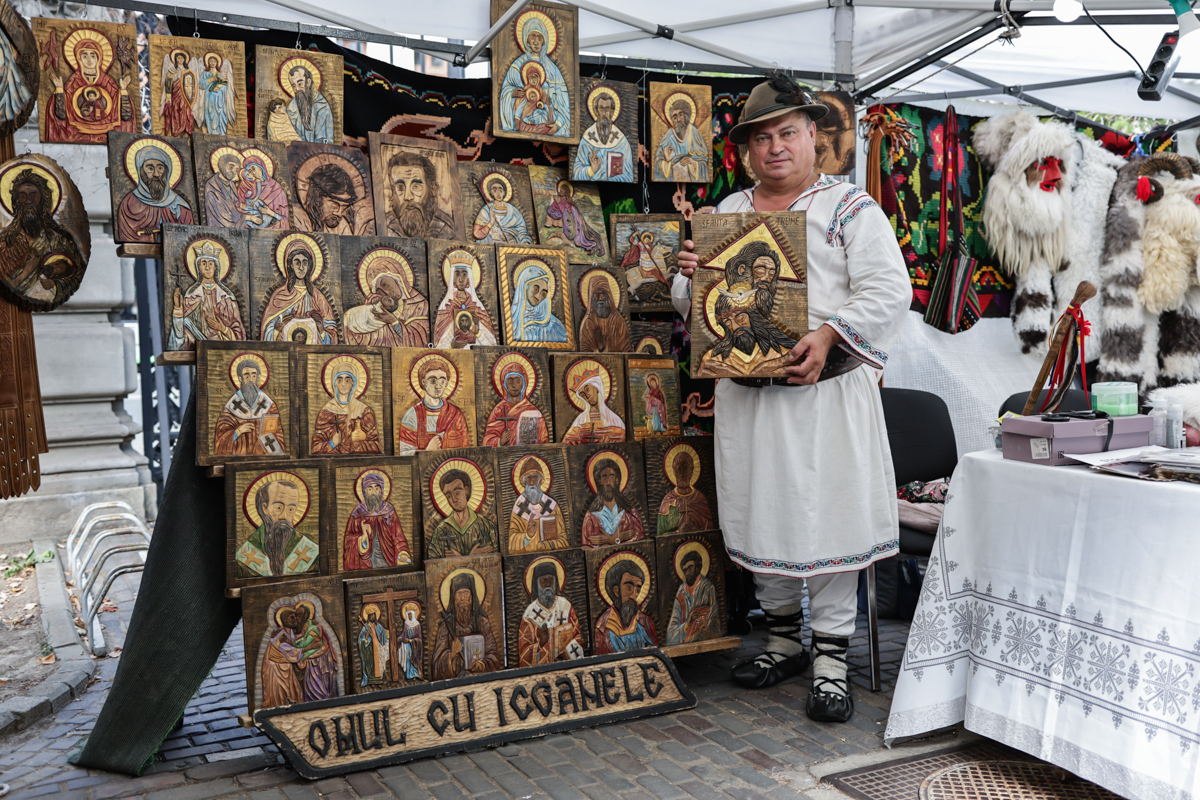 „Cred că las căciulile și opincile și mă apuc să vând țuică”. Povestea băcăuanului care l-a cunoscut pe Părintele Galeriu și a renunțat la preoție