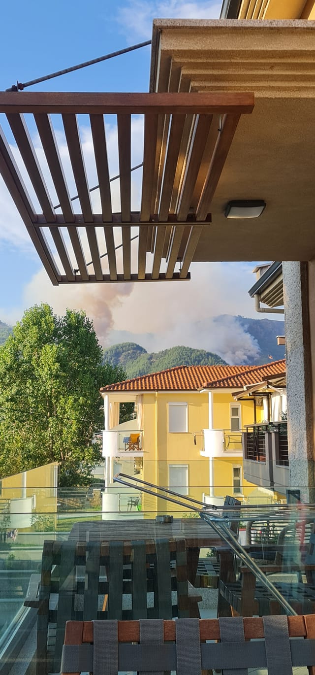 Mărturii ale românilor aflați în Thassos. „Credeam că sunt gâze, dar era cenușă ce cădea de sus” - VIDEO