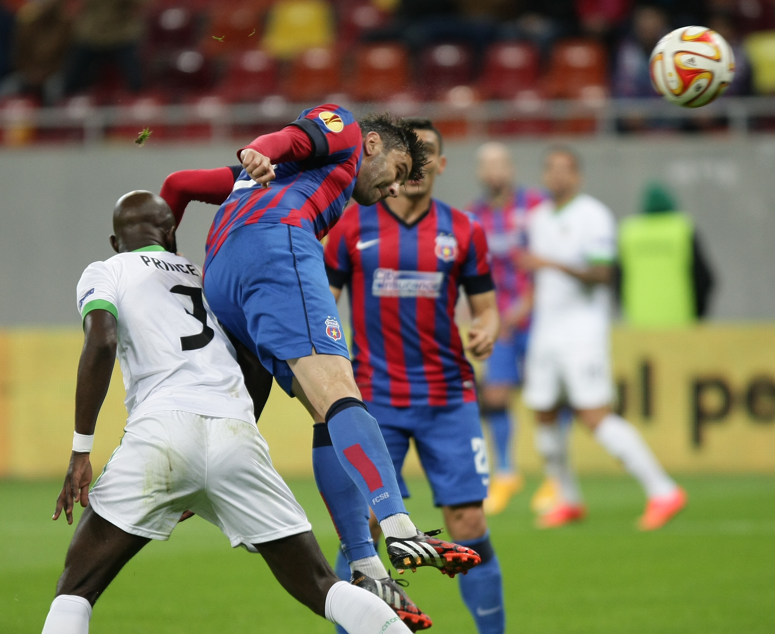 VIDEO&FOTO / LIGA EUROPA: Steaua - Rio Ave 2-1. A decis Raul Rusescu