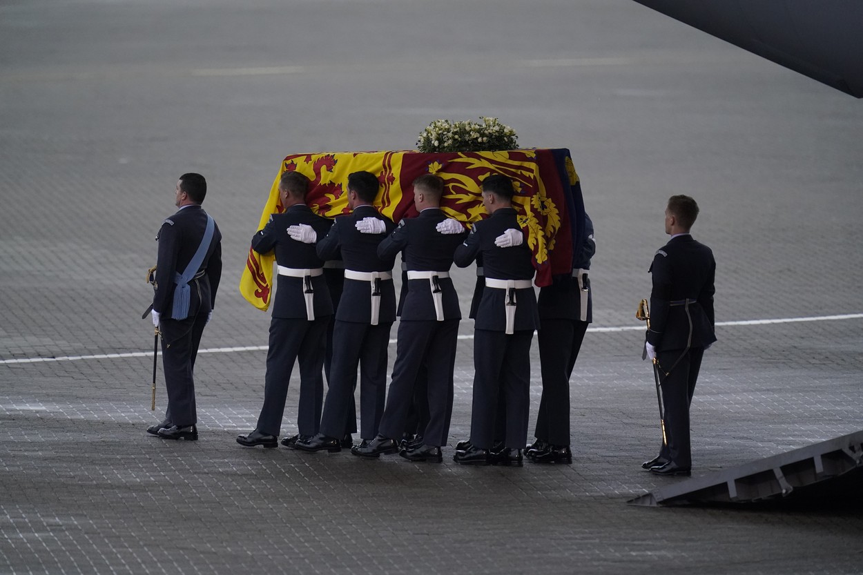 Înmormântarea reginei Elisabeta a II-a, o zi care intră în istorie. Regatul Unit și-a luat adio de la suverana care a domnit 70 de ani