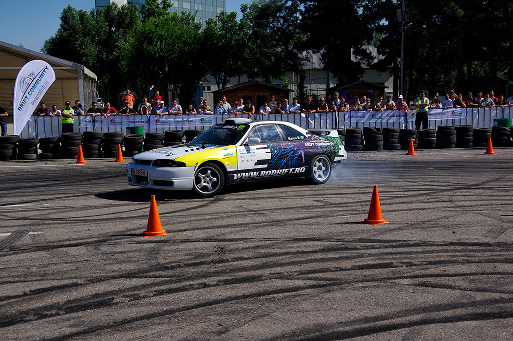 Aşii driftului au topit asfaltul! Cei mai buni piloţi s-au întrecut într-un spectacol impresionant / GALERIE FOTO