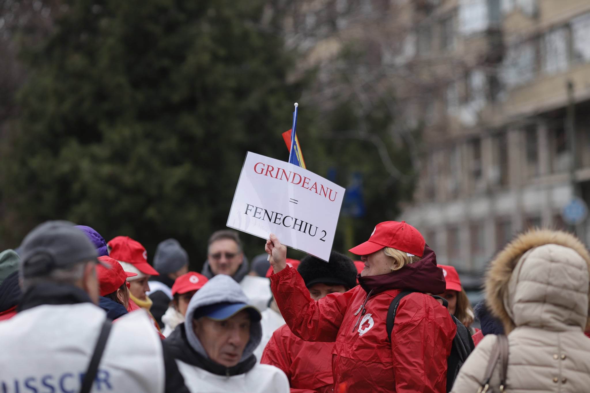 Protest Sanitas la Ministerul Transporturilor. Angajații se tem că Grindeanu va renunţa la spitalele din subordine