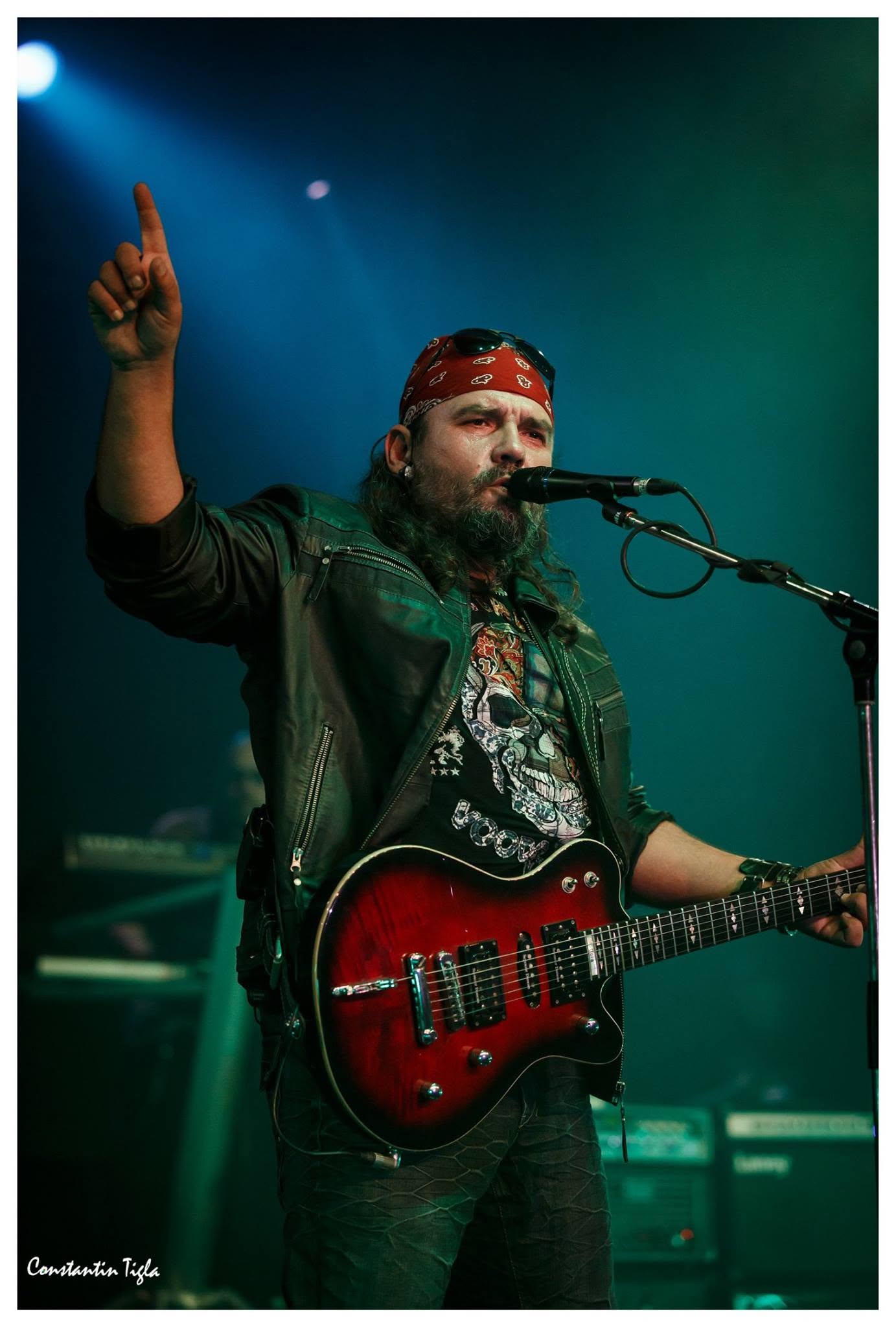 Adrian Igrișan, solistul trupei Cargo: „Eu respir rock. Ducem viața pe care o iubim datorită oamenilor care vin să ne vadă și care ne cumpără muzica și biletele la concerte“