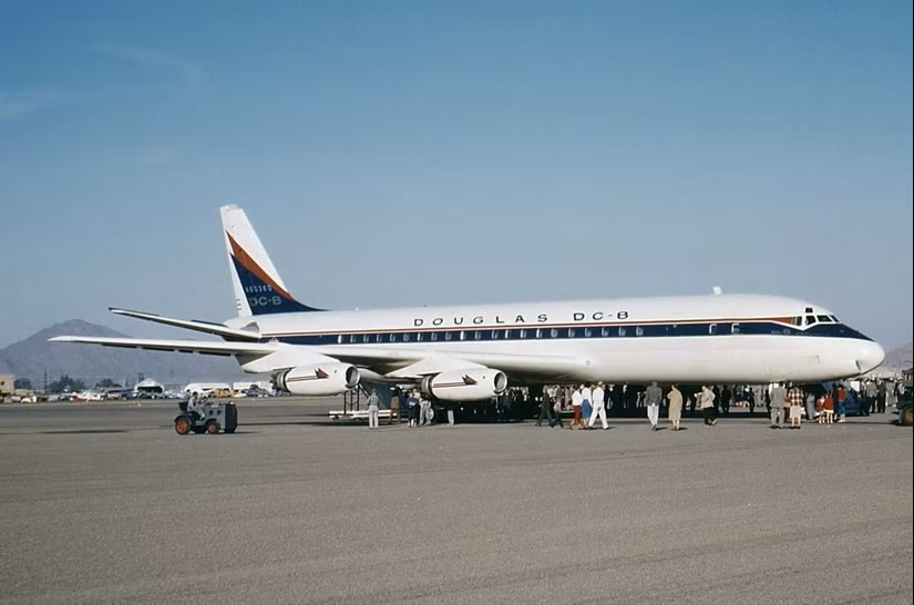 One of the world’s last DC-8 jets runs off Congo runway after 56 years in service