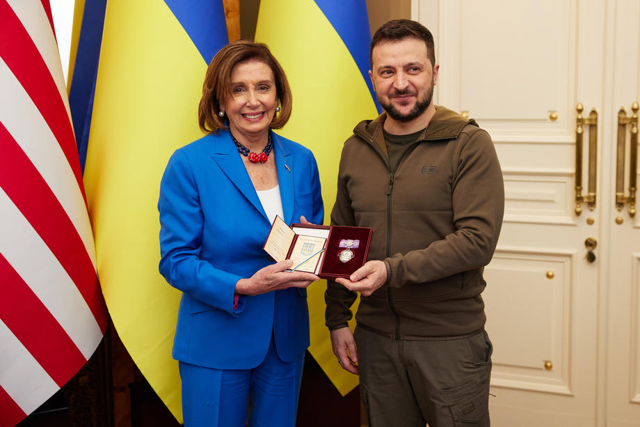 Președinta Camerei Reprezentanților din SUA, Nancy Pelosi, vizită neanunțată la Kiev: „America este ferm alături de Ucraina”