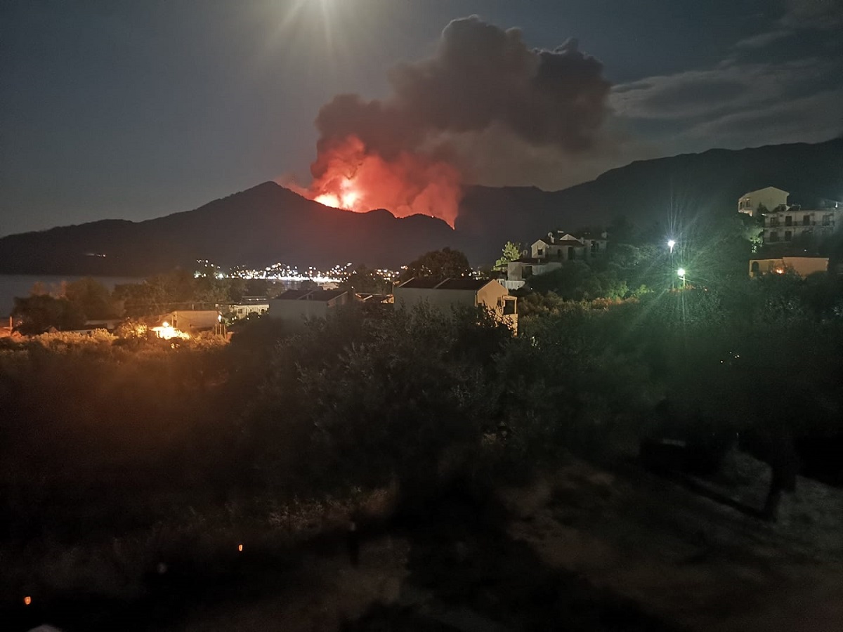 Mărturii ale românilor aflați în Thassos. „Credeam că sunt gâze, dar era cenușă ce cădea de sus” - VIDEO