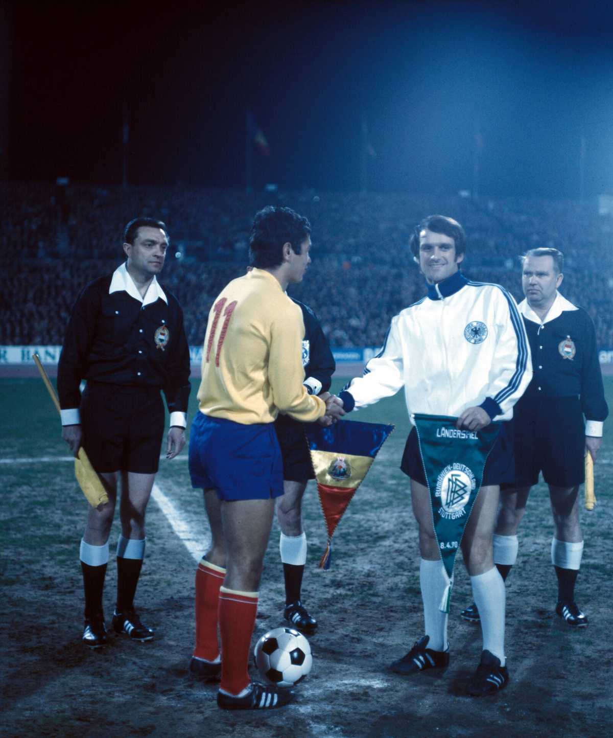 Cine a fost Mircea Lucescu. Imagini de arhivă cu căpitanul României la Mondialul din 1970, creatorul lui Dinamo de la finalul anilor '80 și unul dintre cei mai titrați antrenori din istorie