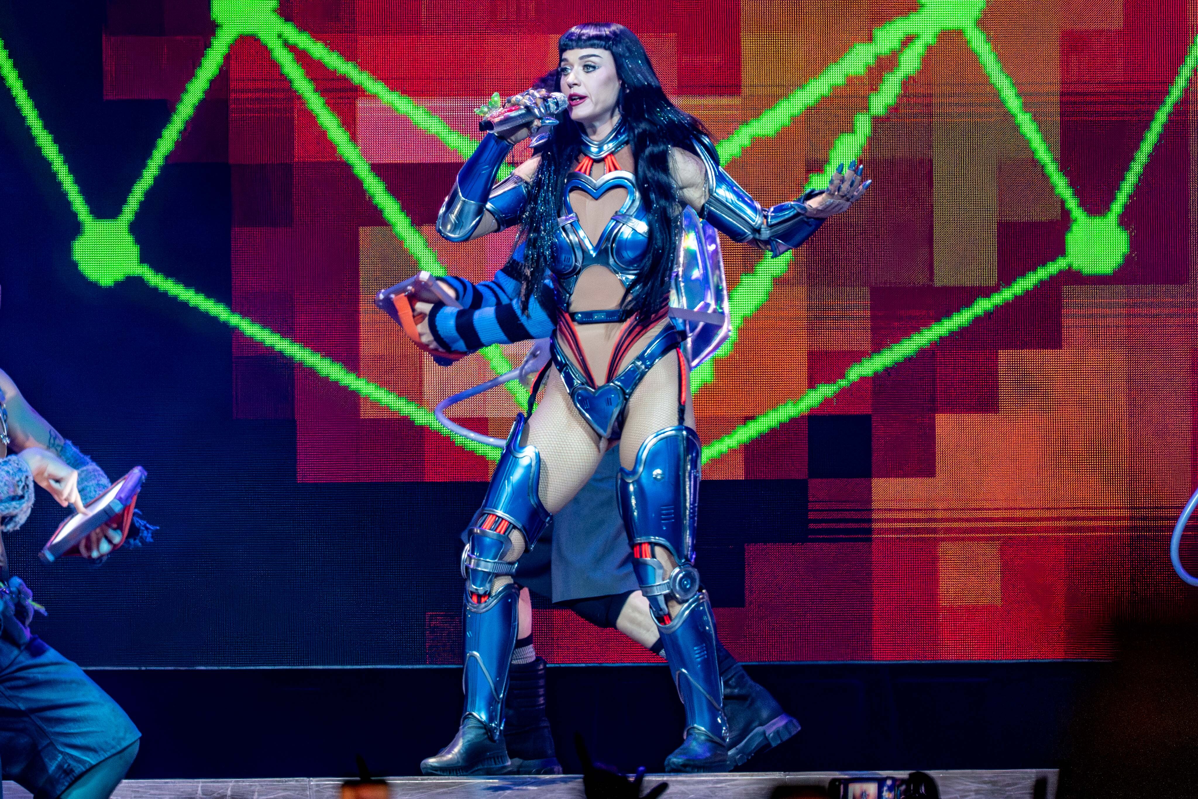 Poliția a deschis o anchetă pe numele lui Katy Perry. De ce o acuză Ruby Rose: „Mi-au trebuit 20 de ani să spun asta”