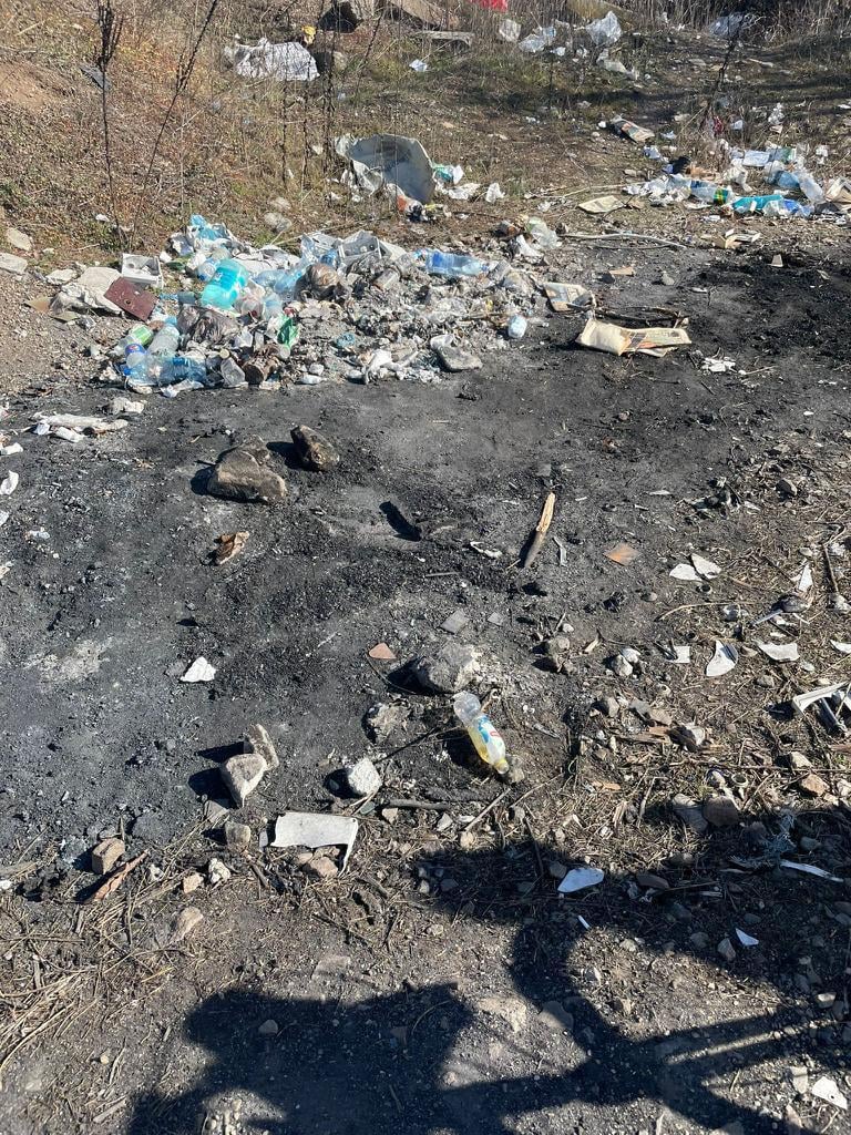 Mai multe zone unde erau arse ilegal cantități mari de deșeuri, descoperite la marginea Capitalei