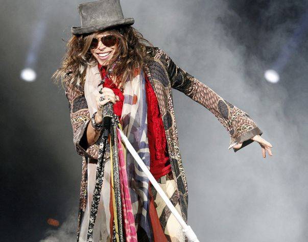 Steven Tyler, solistul de la Aerosmith, își amână concertele din cauza unei hemoragii la corzile vocale