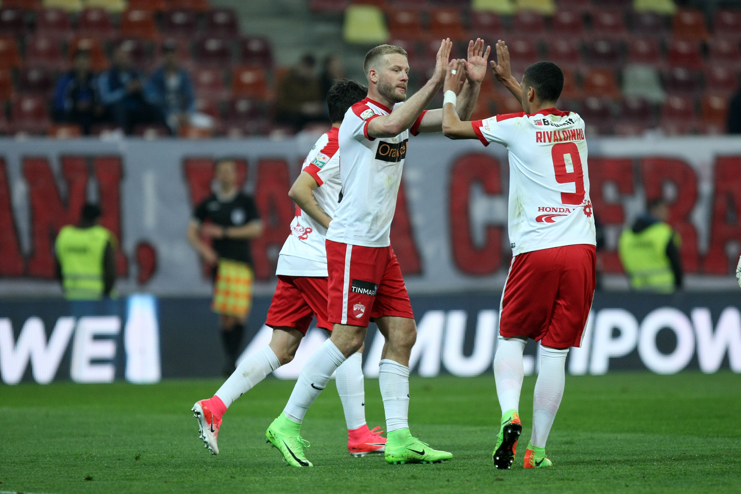 Liga 1, play-off, etapa a 4-a: Dinamo - CFR Cluj 2-0. Rivaldinho, primul gol pentru ”câini”. A sărbătorit în ”stilul Raul”! GALERIE FOTO