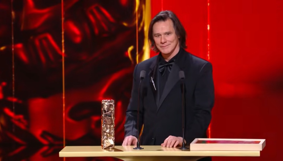 Jim Carrey, de nerecunoscut în Franța: „Toți spun că e clonă! I-au făcut ceva sau nu e el”. Apariție rară alături de iubită