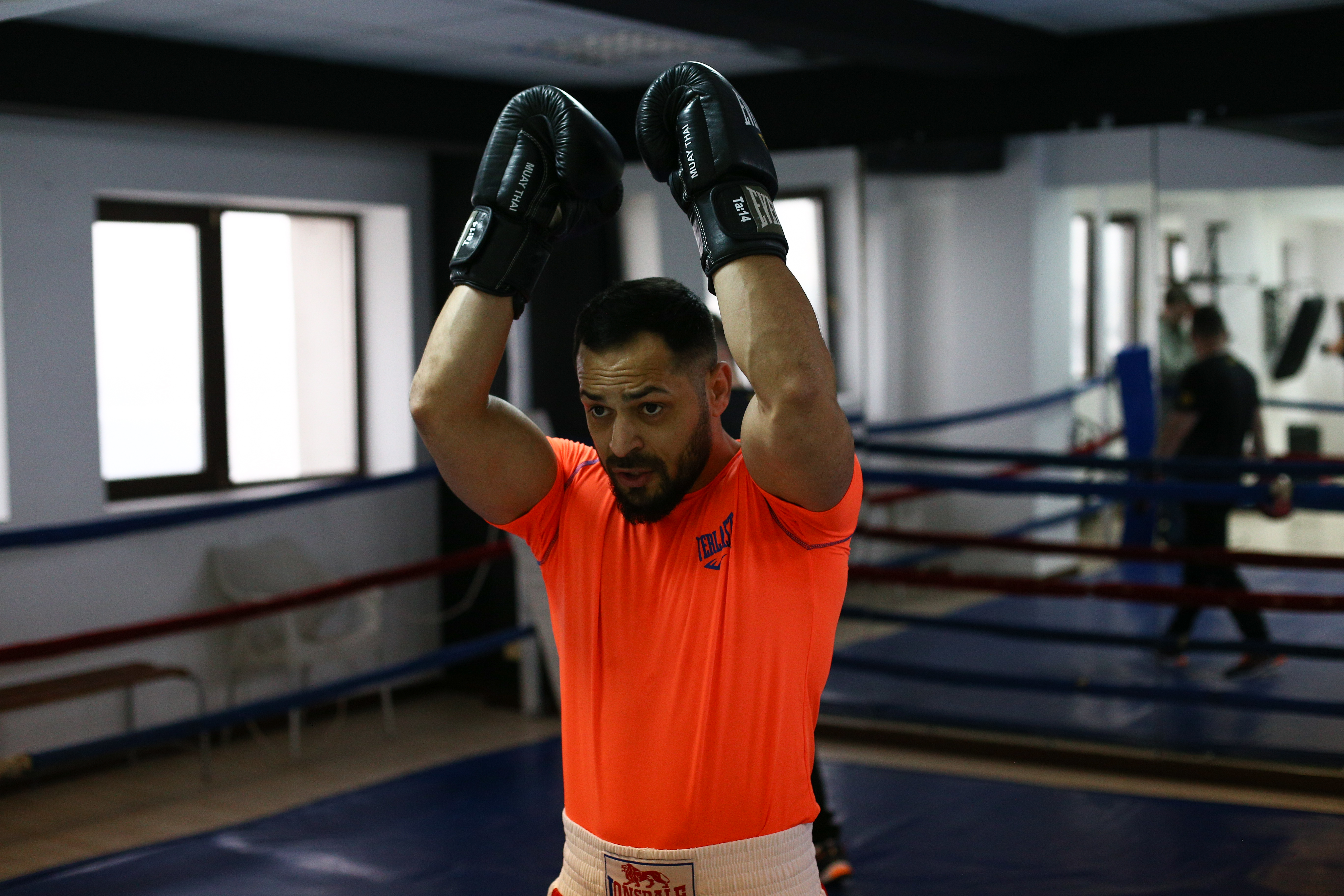 Robert Cristea promite show la gala de box profesionist de la Oradea. Își apără titlul național la semimijlocie: ”Mă bat cu oricine” | FOTO&VIDEO