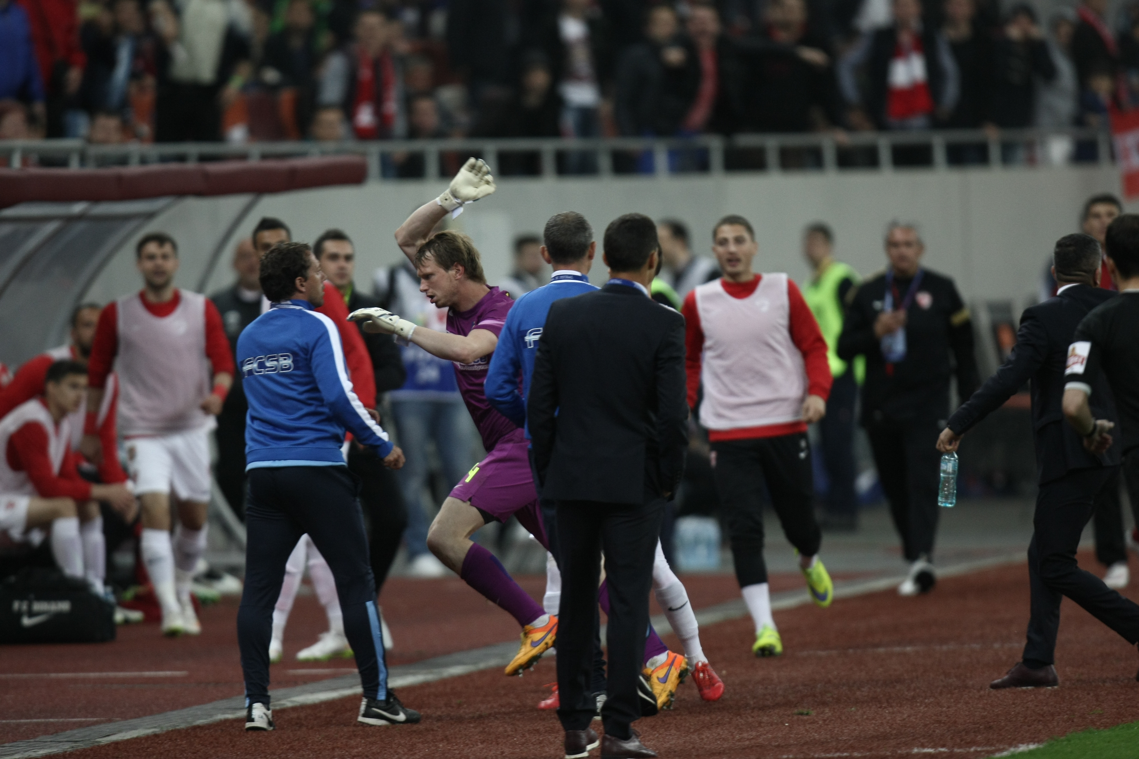 Steaua, șanse mici la titlu. ”N-a mai trecut printr-o astfel de situație” / ^GALERIE FOTO