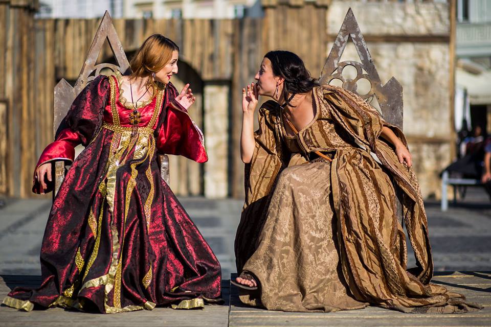 Atmosferă de poveste la Festivalul Medieval din Sibiu 2017. Cavaleri, domnițe și rock medieval în Piața Mare