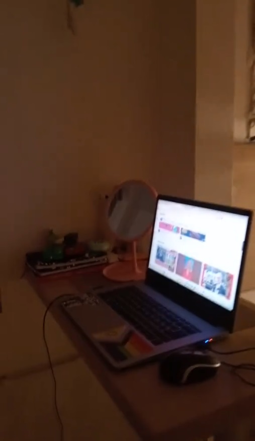 Imagini din garsoniera în care locuiește David Pușcaș. Cum reușește să plătească chiria, deși nu are un loc de muncă: „Cu hazul și talentul meu unic”