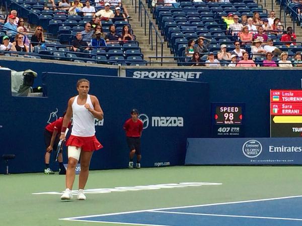 Comentatorii străini sunt șocați de numărul mare de români care o încurajează pe Simona Halep în Canada: ^”Este cea mai iubită jucătoare de tenis a lumii”! GALERIE FOTO