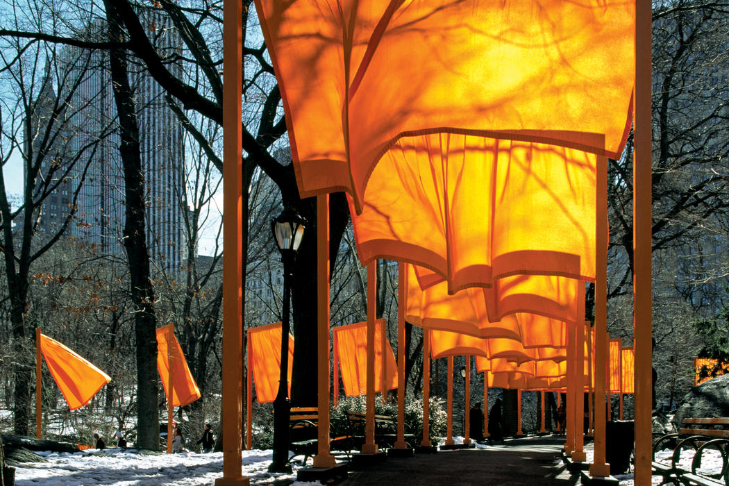 Christo, artistul bulgar care a „împachetat” lumea, a murit la 84 de ani. Lucrările sale au cucerit New York, Berlin și Londra