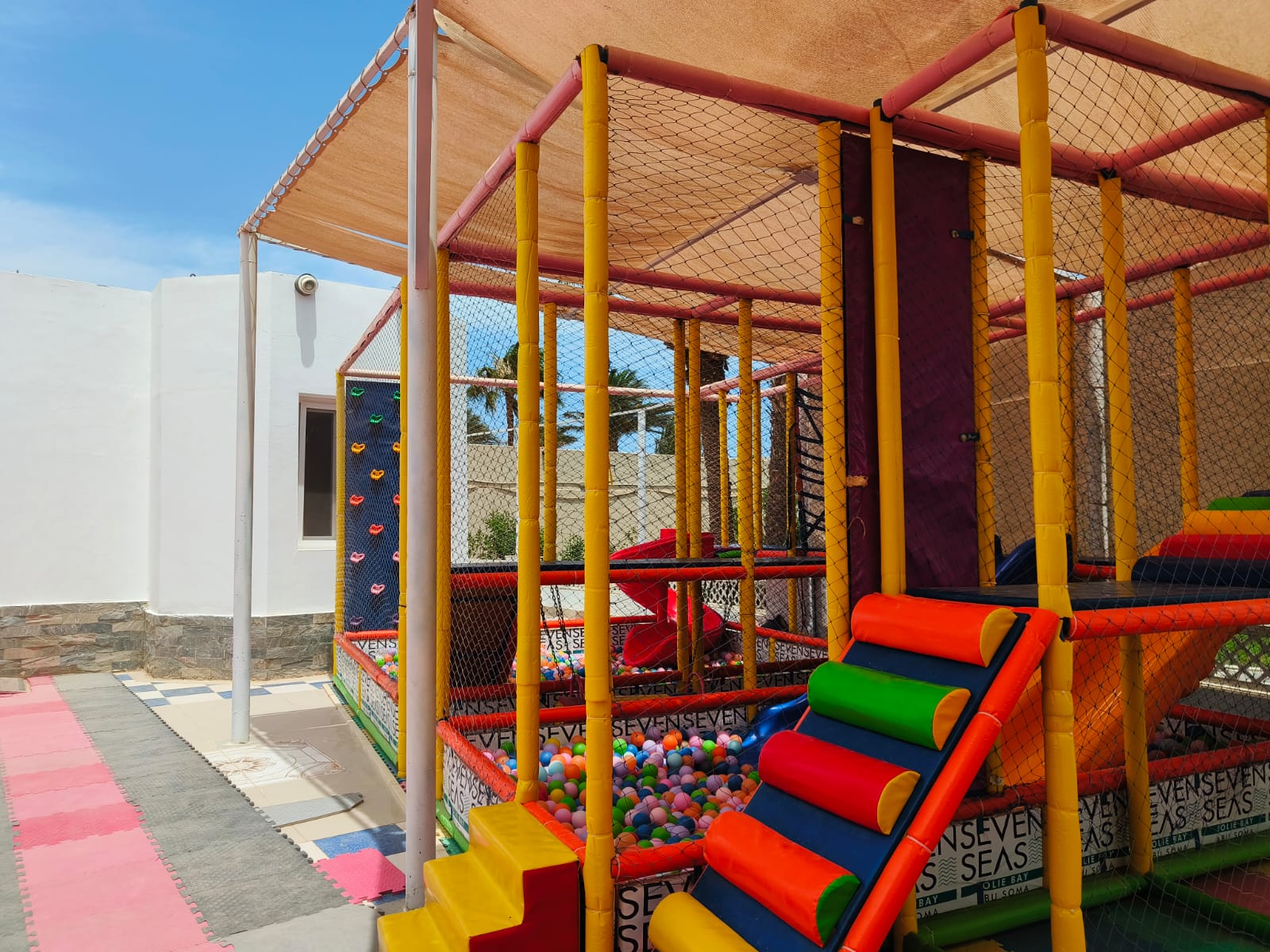 Hurghada, o destinație pentru toate categoriile de turiști. Ce activități poți face acolo singur, cu copilul și în grup