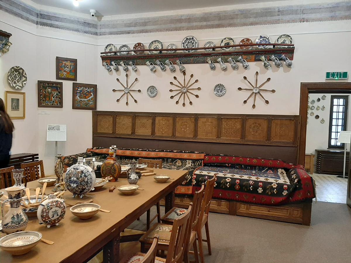 POVEȘTI DIN BUCUREȘTI | Vila cu clopoței în turn și misterul ceramicii albastre