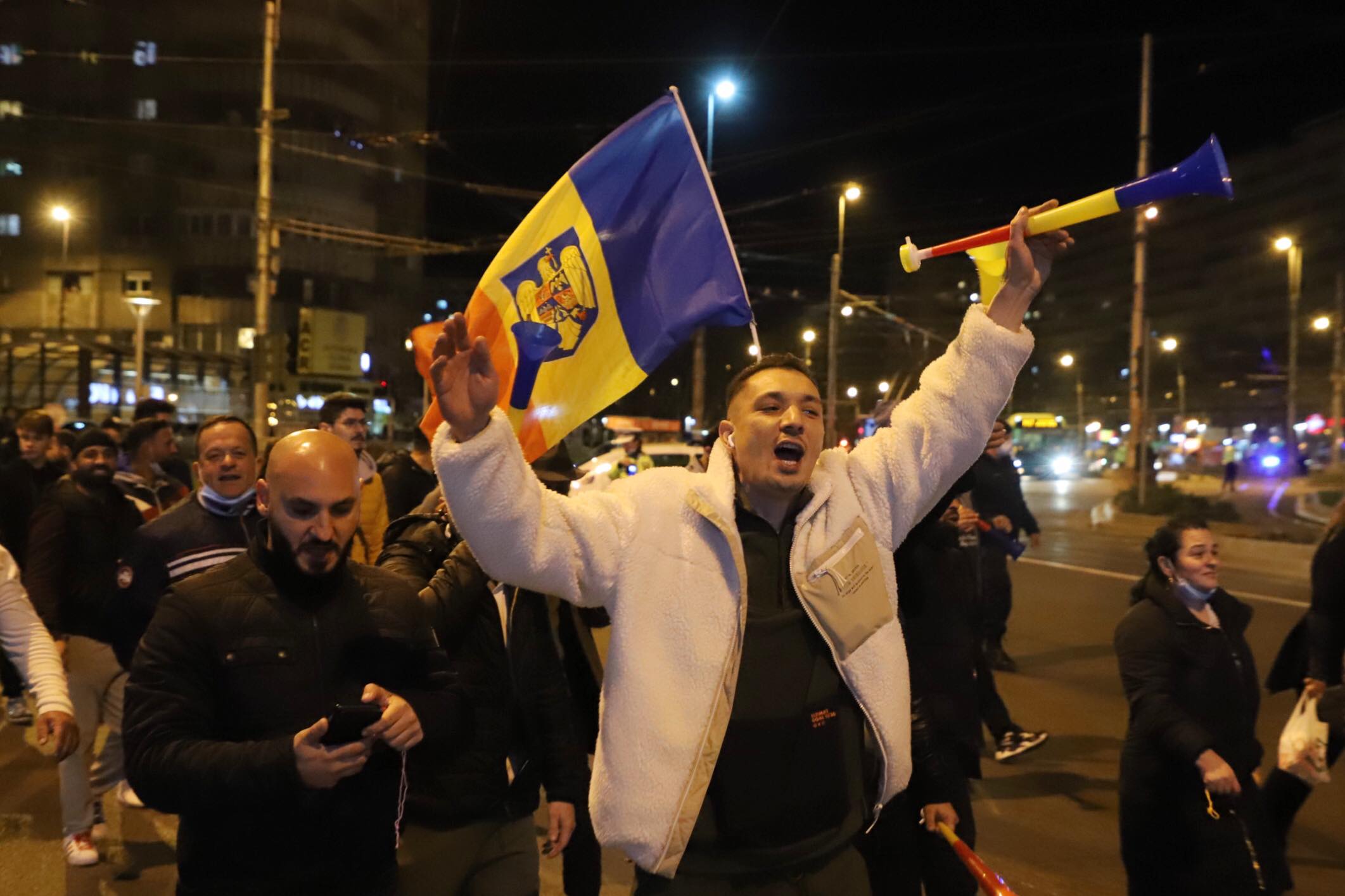 Protestul anti-restricții din Capitală, încheiat cu violențe și arestări. Manifestații și în alte orașe din țară