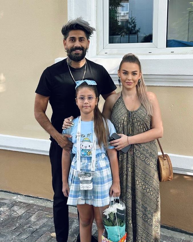 Misha și Maya, colaborare inedită mamă-fiică. Au lansat prima melodie împreună, iar Connect-R a compus-o
