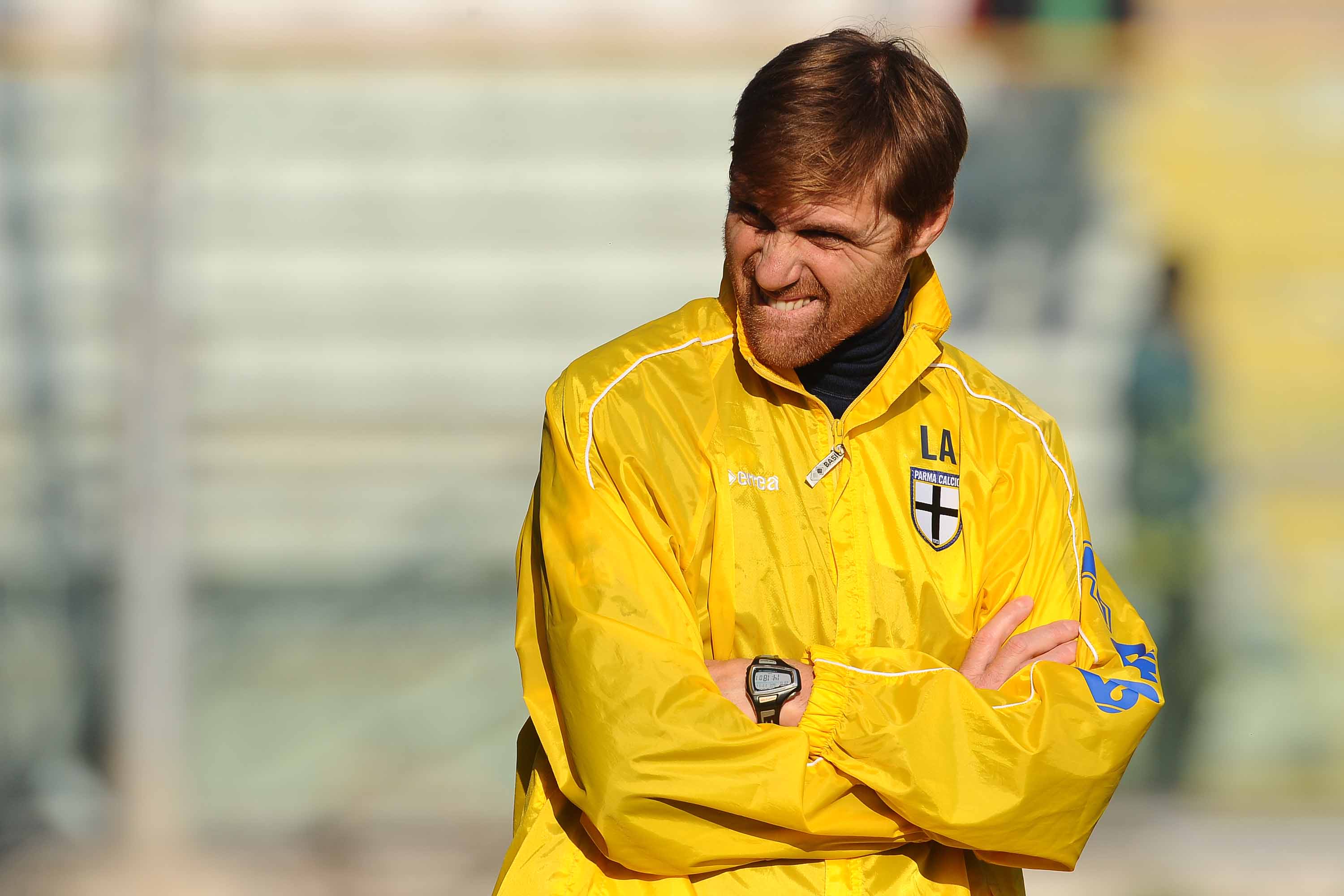 Reportaj emoționant la Parma, în cantonamentul unei echipe care a murit, dar nu s-a predat. Antrenorul Gigi Apolloni: ”Mutu nu era serios încă de la Verona. Când s-a însurat, am crezut că s-a liniștit, dar de unde?!” / FOTO