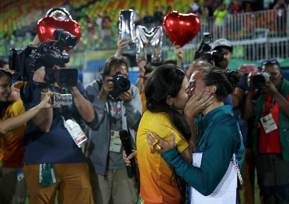 Jocurile Olimpice. O rugbistă braziliană a fost cerută în căsătorie de o voluntară / GALERIE FOTO & VIDEO