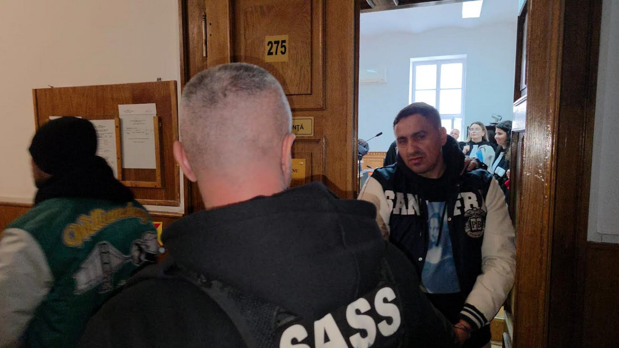 A început procesul asasinatului cu bombă de la Arad. Nepoata omului de afaceri Ioan Crișan îi cere mamei o avere drept despăgubiri morale