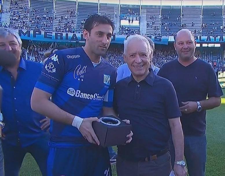 Cristi Chivu, la retragerea din fotbal a lui Diego Milito. Interul din 2010 s-a reunit la ordinul ”Principelui” / GALERIE FOTO