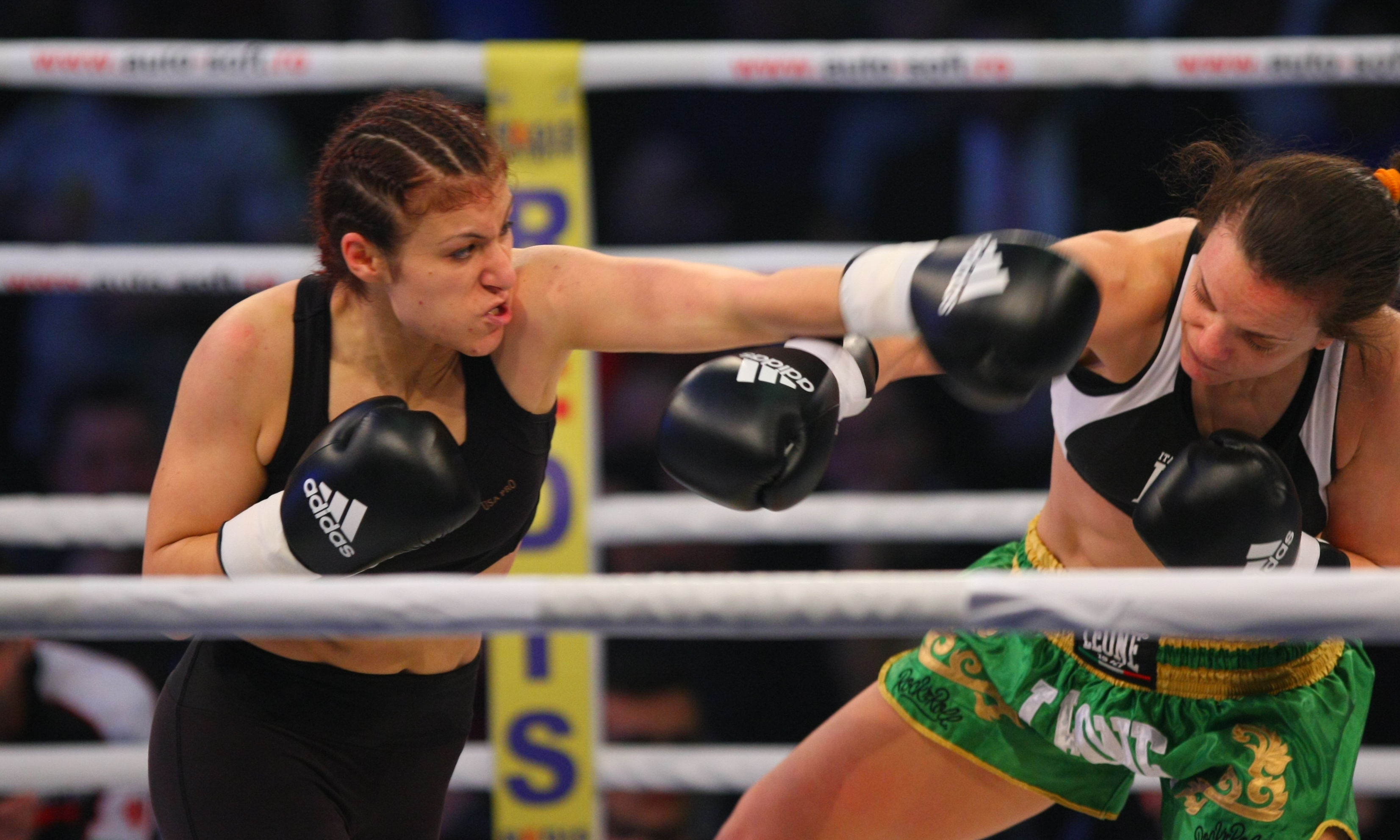 Meciul în urma căruia Amansio Paraschiv a devenit campion mondial Superkombat New Heroes! VIDEO& FOTO
