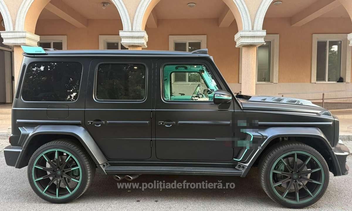 Un elvețian a rămas fără mașina sa de 200.000 de euro, un Mercedes-AMG G-Class Brabus, pe A1, pe sensul de mers Timișoara - Arad