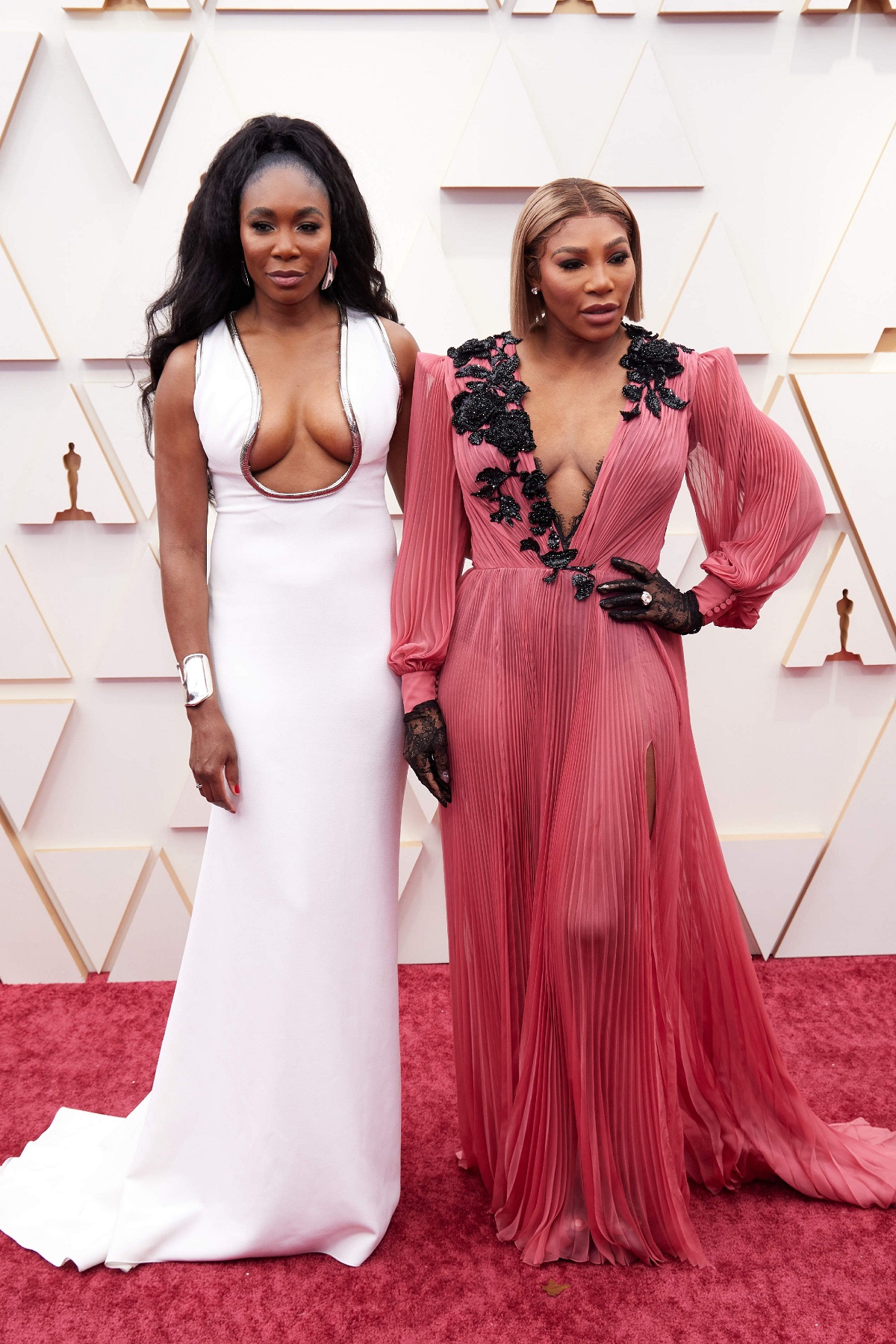 Ținute Oscar 2022. Unele celebrități s-au întrecut în rochii elegante pe covorul roșu, iar o actriță a purtat pantaloni scurți