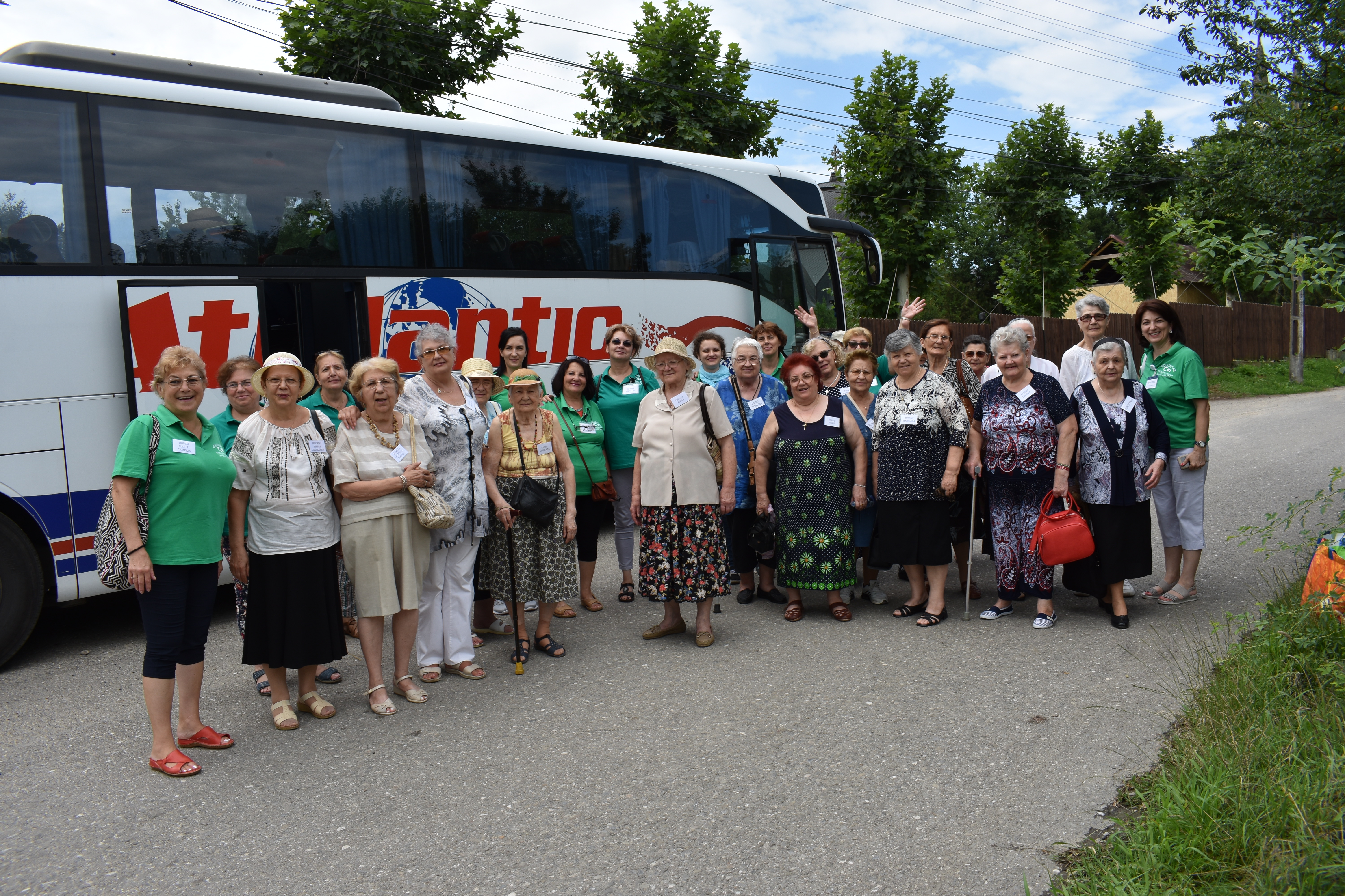VIDEO/ Bătrânii și marea. Pensionarii care n-au fost nicăieri, niciodată au plecat în primele vacanțe din viața lor