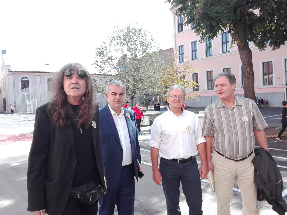 Celelalte Cuvinte concertează în liceul unde s-a înființat acum 4 decenii! “Eram Sonic, am luat locul I la Cântarea României”