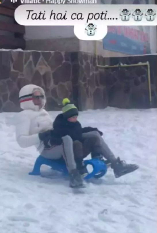 Cum a apărut Ștefan Bănică jr alături de fiul său, Alexandru, pe pârtie. Lavinia Pîrva a filmat întregul moment