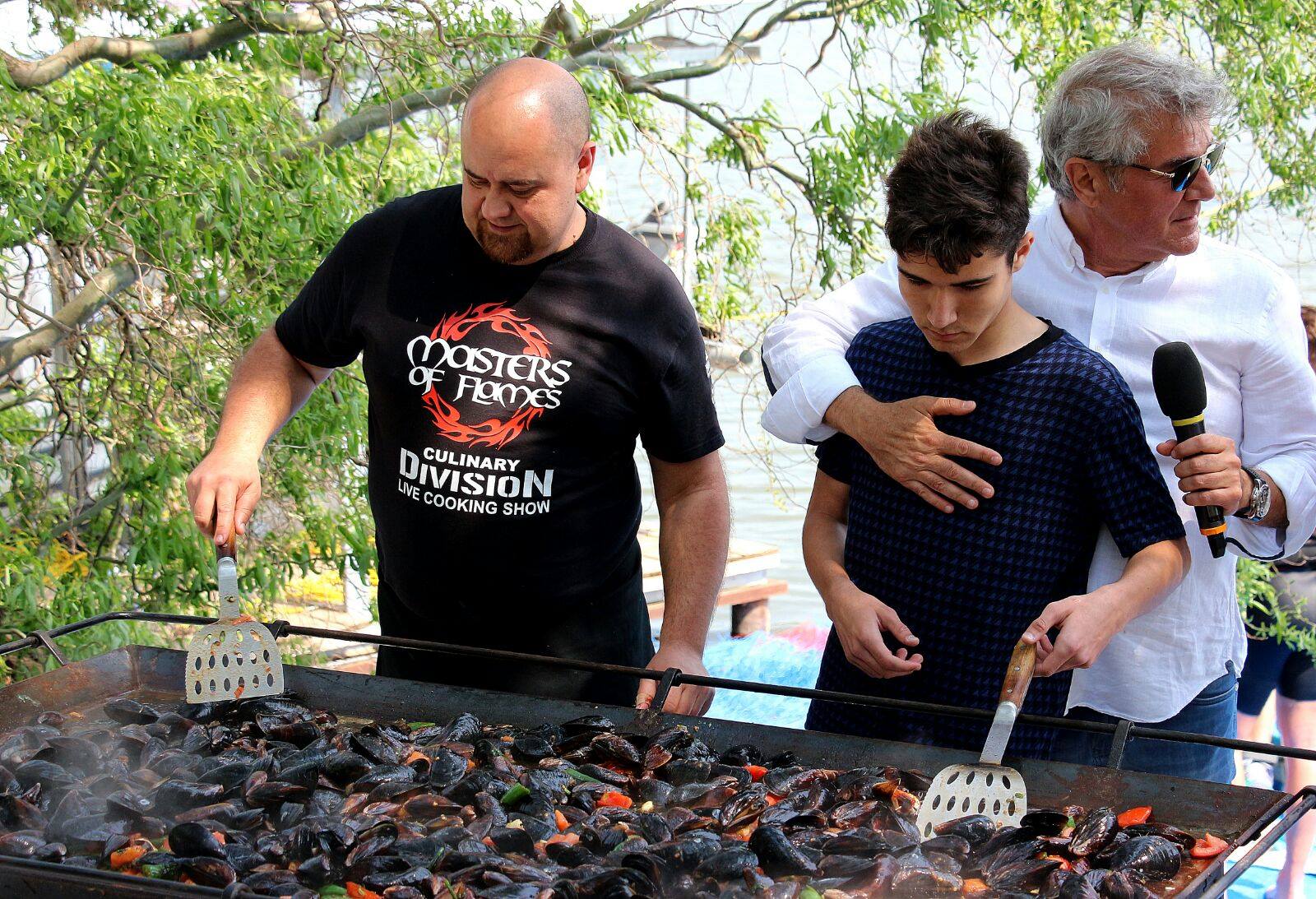 Dan Bittman împlinește 58 de ani! Solistul va sufla în ciorbă fierbinte, nu în lumânările de pe tort